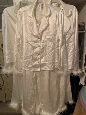 Lulu's White Satin Feather Trim Pajama Set size medium of small bridal
